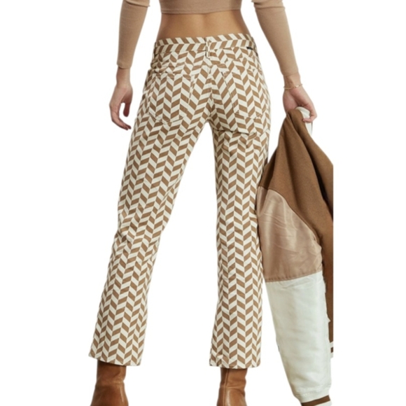NEW PacSun Brown Chevron Print Low Rise Straight Leg Split Hem Jeans Size 24 - Picture 3 of 16